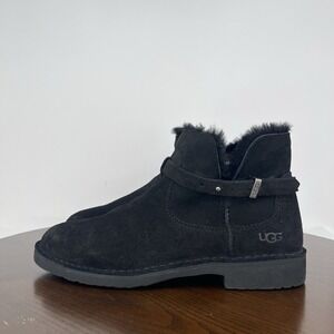 UGG Elisa Short Boots Women 9.5 Black Suede Sheepskin Lining Winter Strap Bootie